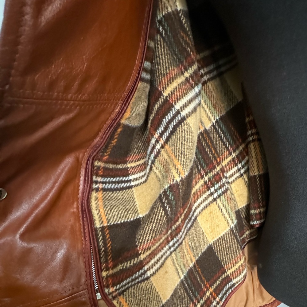 Vintage 70s Leather Jacket - Picture 8 of 10
